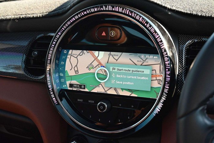 2022 MINI Hatch Cooper SE MINI Yours