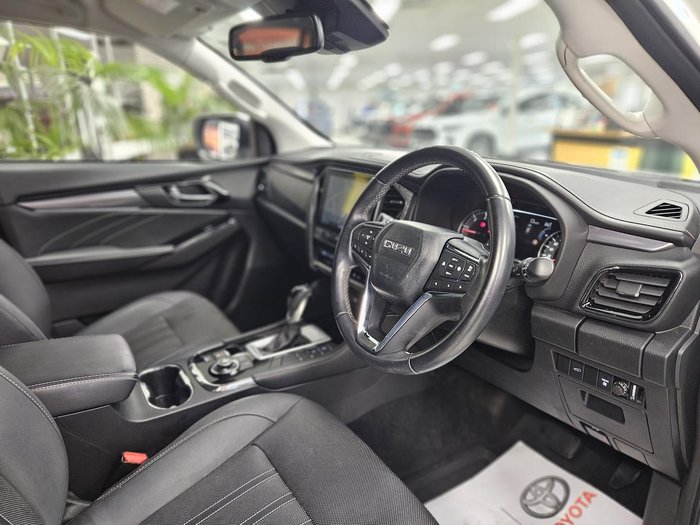 2022 Isuzu MU-X LS-T