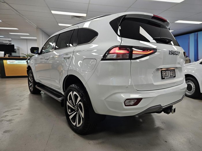 2022 Isuzu MU-X LS-T