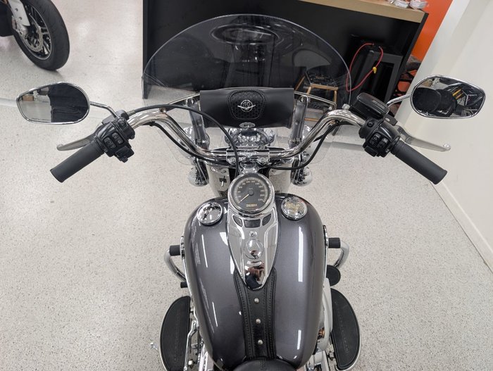 2016 Harley-davidson FLSTC HERITAGE SOFTAIL CLASSIC silver