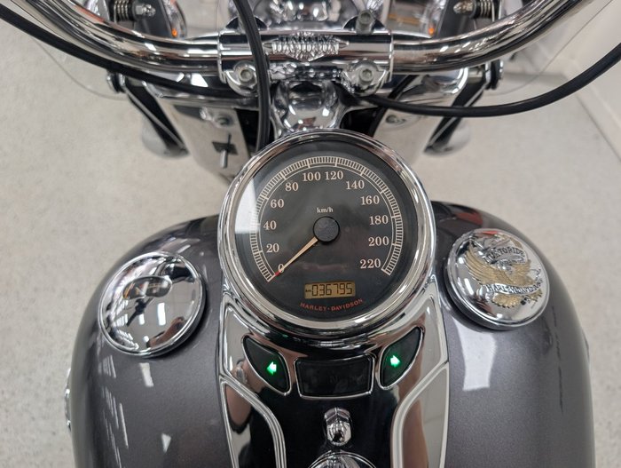 2016 Harley-davidson FLSTC HERITAGE SOFTAIL CLASSIC silver