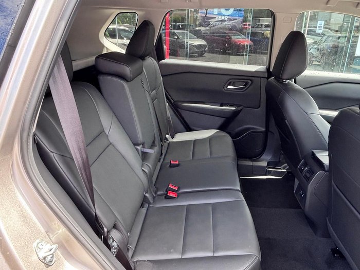 2026 Nissan X-TRAIL ST-L T33 MY26 Champagne Silver