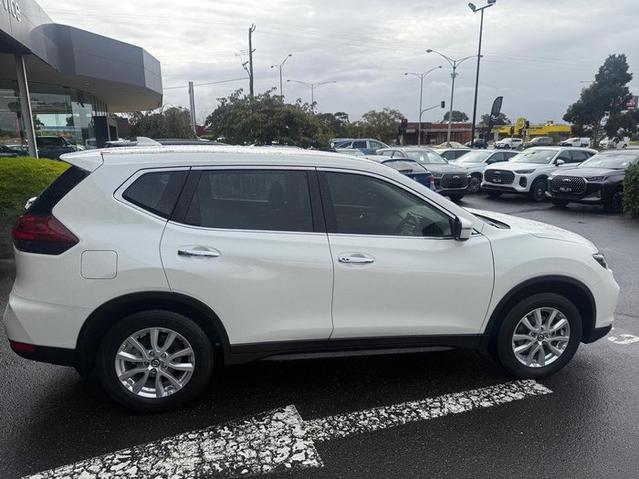 2022 Nissan X-TRAIL ST