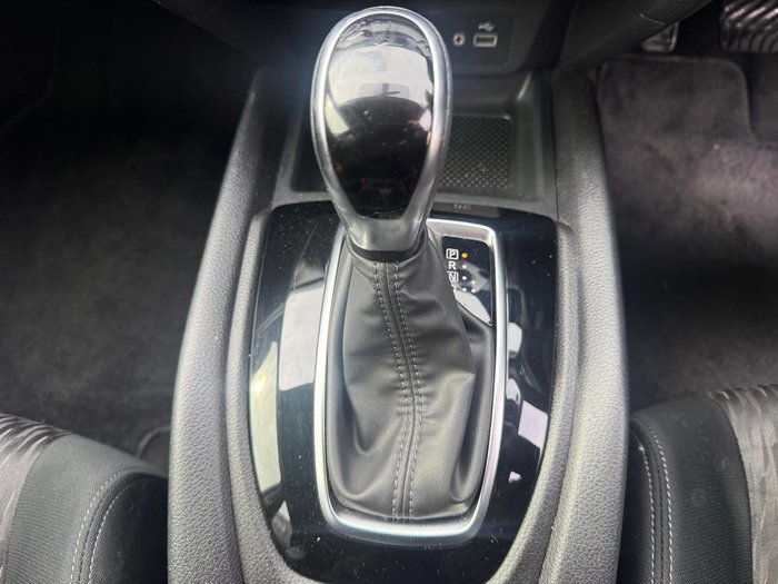 2022 Nissan X-TRAIL ST