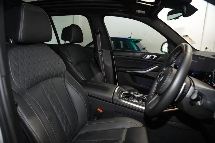 2023 BMW X5 M60i