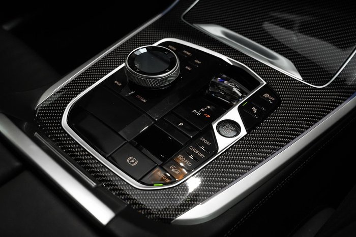 2023 BMW X5 M60i