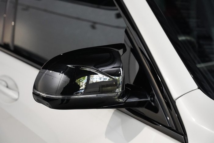 2023 BMW X5 M60i