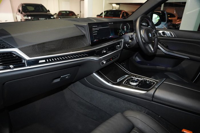 2023 BMW X5 M60i