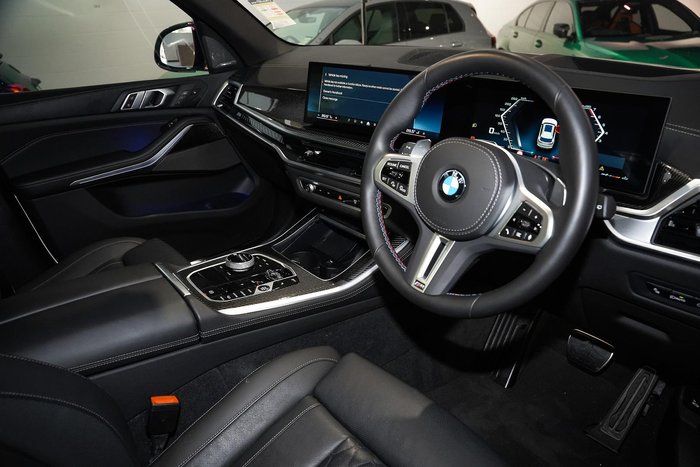 2023 BMW X5 M60i