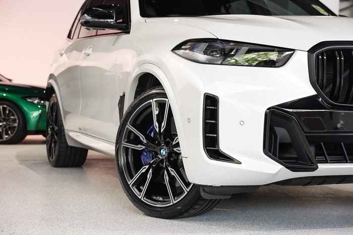 2023 BMW X5 M60i