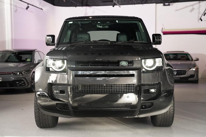 2024 Land Rover Defender 110 D300 X-Dynamic HSE