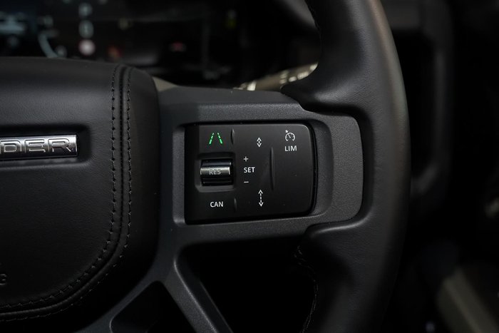 2024 Land Rover Defender 110 D300 X-Dynamic HSE
