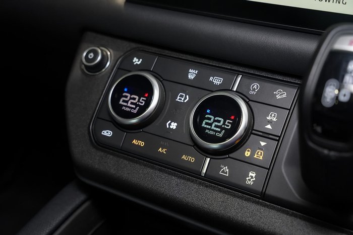2024 Land Rover Defender 110 D300 X-Dynamic HSE