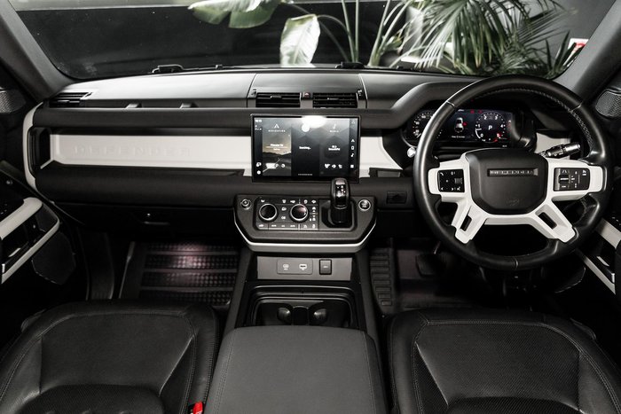 2021 Land Rover Defender 110 D300 SE