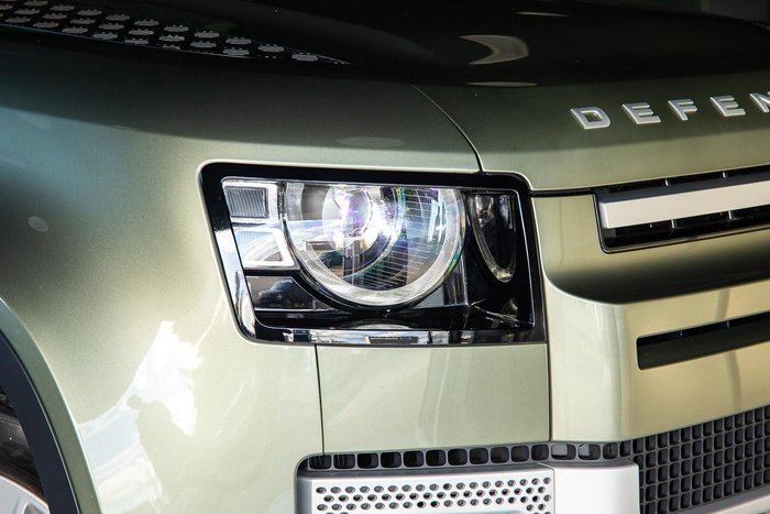 2021 Land Rover Defender 110 D300 SE
