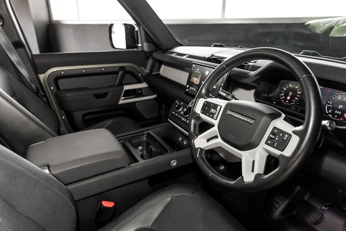 2021 Land Rover Defender 110 D300 SE