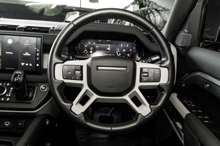 2021 Land Rover Defender 110 D300 SE