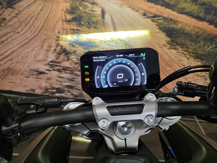 2025 CFMOTO 450 NK BLACK