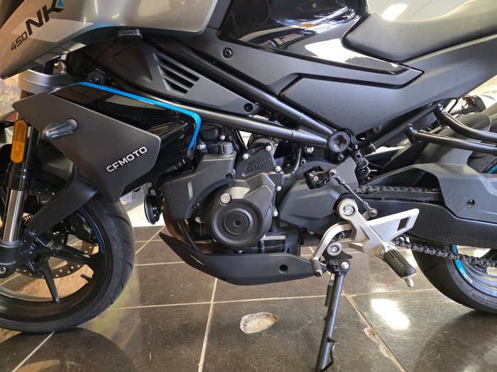 2025 CFMOTO 450 NK BLACK
