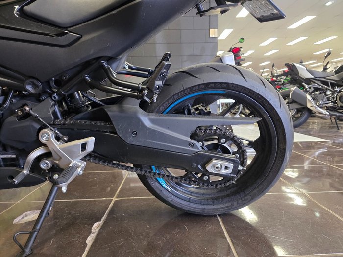 2025 CFMOTO 450 NK BLACK