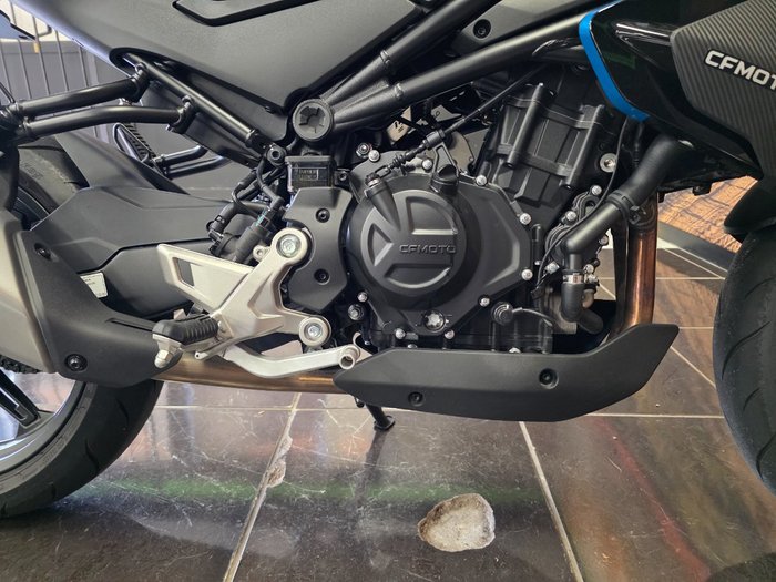 2025 CFMOTO 450 NK BLACK