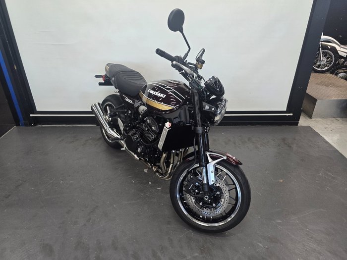 2026 Kawasaki Z900RS Red