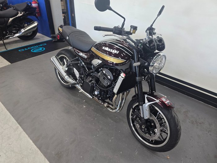 2026 Kawasaki Z900RS Red