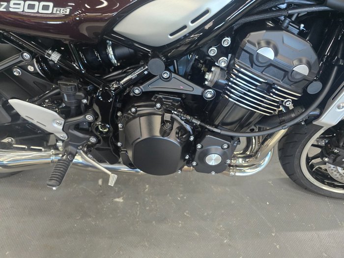 2026 Kawasaki Z900RS Red