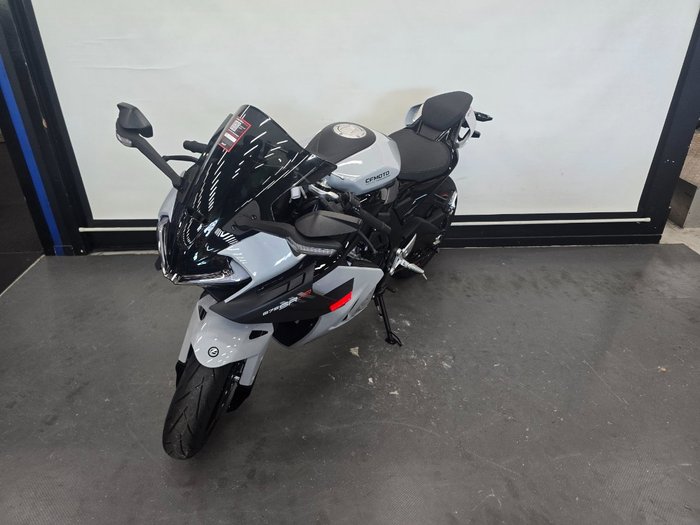 2025 CFMOTO 2025 CF Moto 675CC 675 SR-R ABS Aerolite Grey