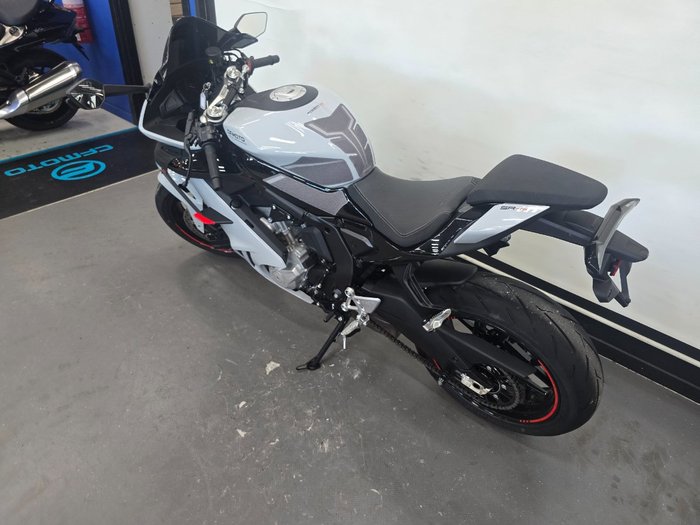 2025 CFMOTO 2025 CF Moto 675CC 675 SR-R ABS Aerolite Grey