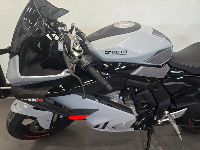 2025 CFMOTO 2025 CF Moto 675CC 675 SR-R ABS Aerolite Grey