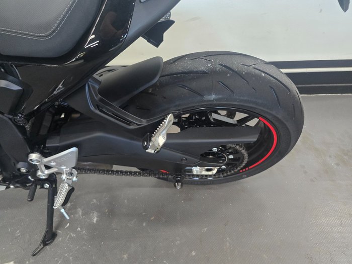 2025 CFMOTO 2025 CF Moto 675CC 675 SR-R ABS Aerolite Grey
