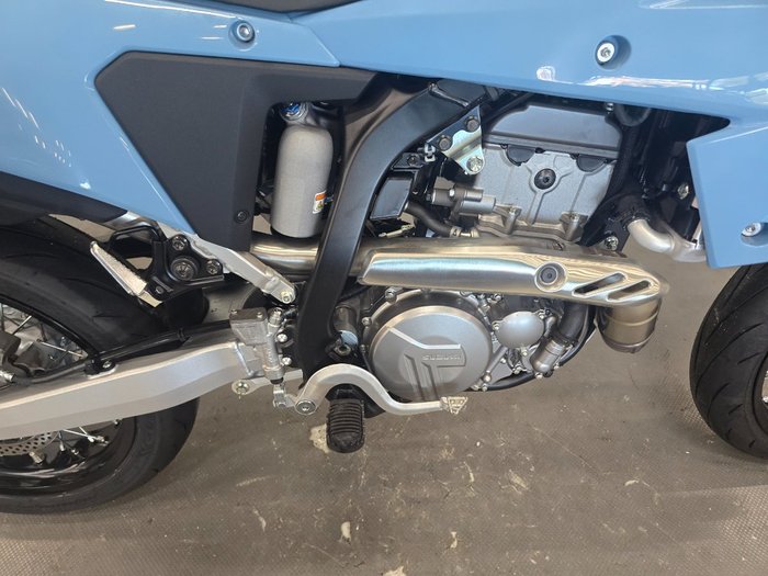 2026 Suzuki DR-Z4SM GREY
