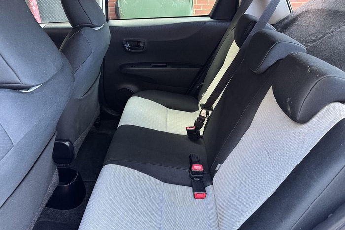 2014 Toyota Yaris YR NCP130R Glacier White