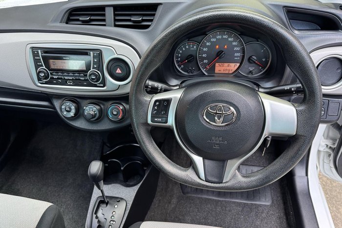 2014 Toyota Yaris YR NCP130R Glacier White