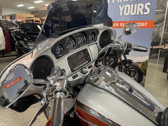 2014 Harley-Davidson CVO Ultra Limited (FLHTKSE)