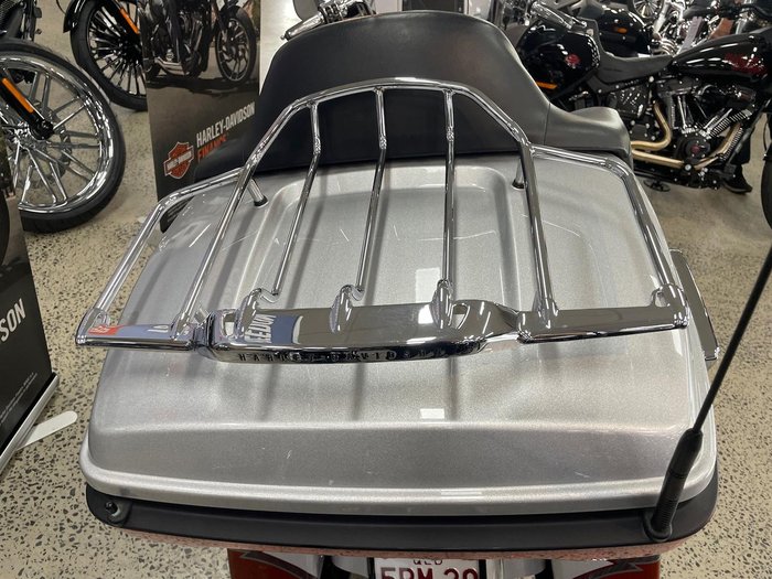 2014 Harley-Davidson CVO Ultra Limited (FLHTKSE) CVO Silver