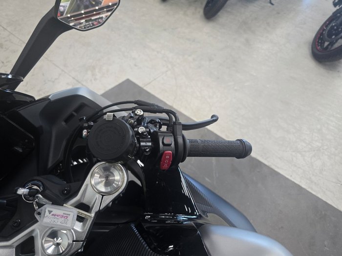 2026 CFMOTO 450 SR S GEM BLACK