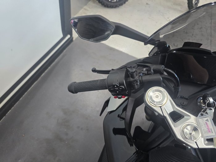 2026 CFMOTO 450 SR S GEM BLACK