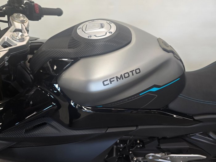 2026 CFMOTO 450 SR S GEM BLACK