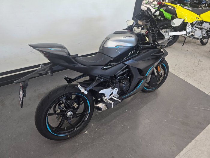 2026 CFMOTO 450 SR S GEM BLACK