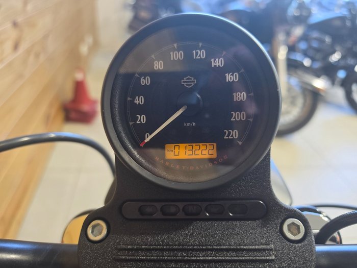 2017 HARLEY-DAVIDSON XL883 IRON 883
