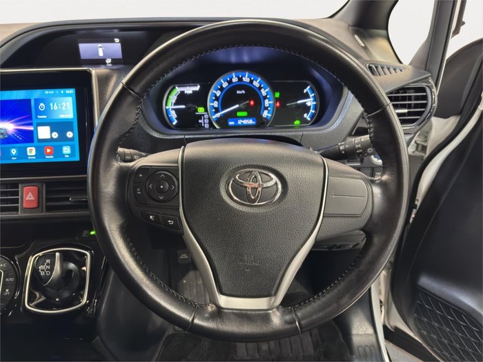 2017 Toyota Voxy