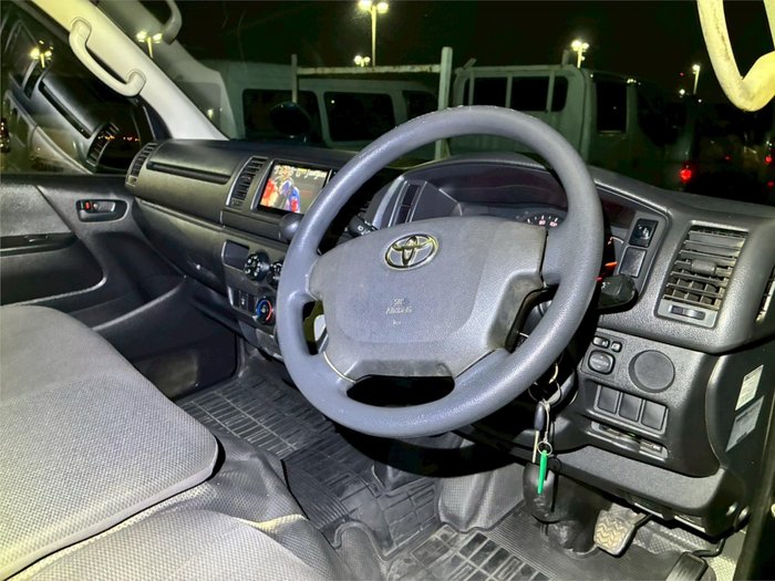 2016 Toyota Hiace DX 4WD
