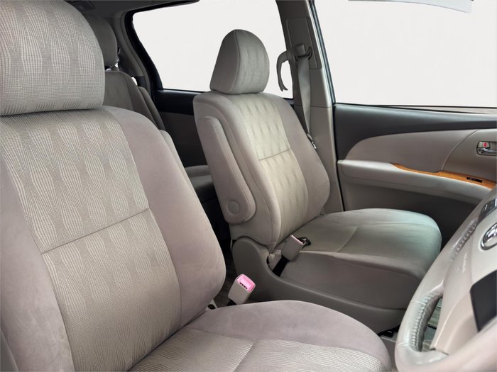2010 Toyota Estima