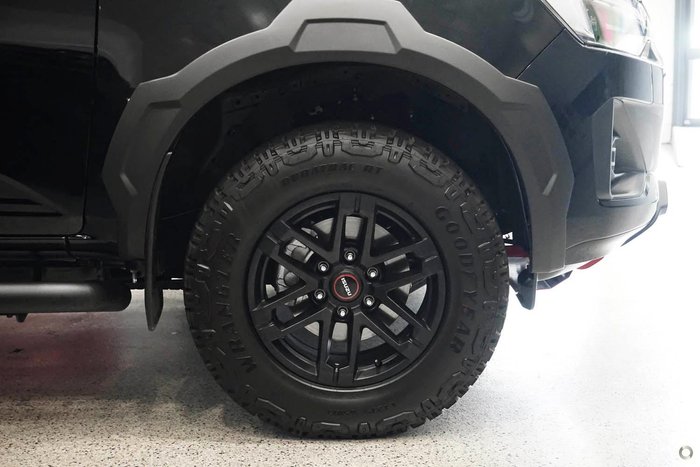 2026 Isuzu D-MAX BLADE