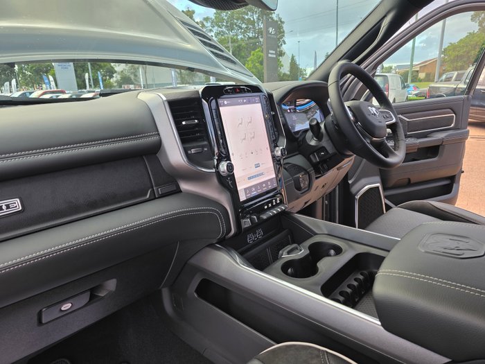2025 RAM 2500 Laramie Rambox