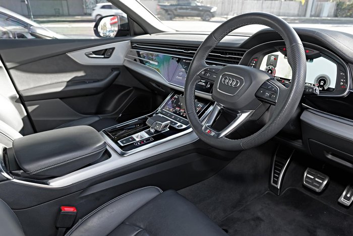 2024 Audi Q8 50 TDI S line
