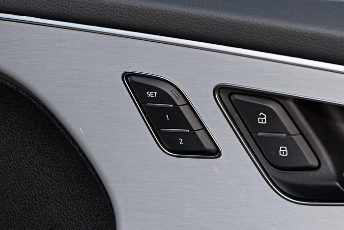 2024 Audi Q8 50 TDI S line