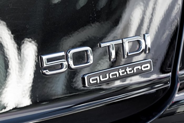 2024 Audi Q8 50 TDI S line
